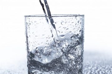 Dehydratace hrozí i v zimě. Kolik toho třeba vypít?