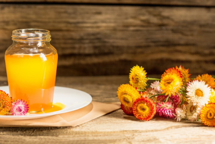 Připravte si svěží jarní sirup nebo sladký med z bylin a květů