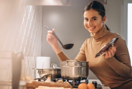 Jak zahustit omáčku? Pomoci si můžete moukou, škrobem, vejci i zeleninou